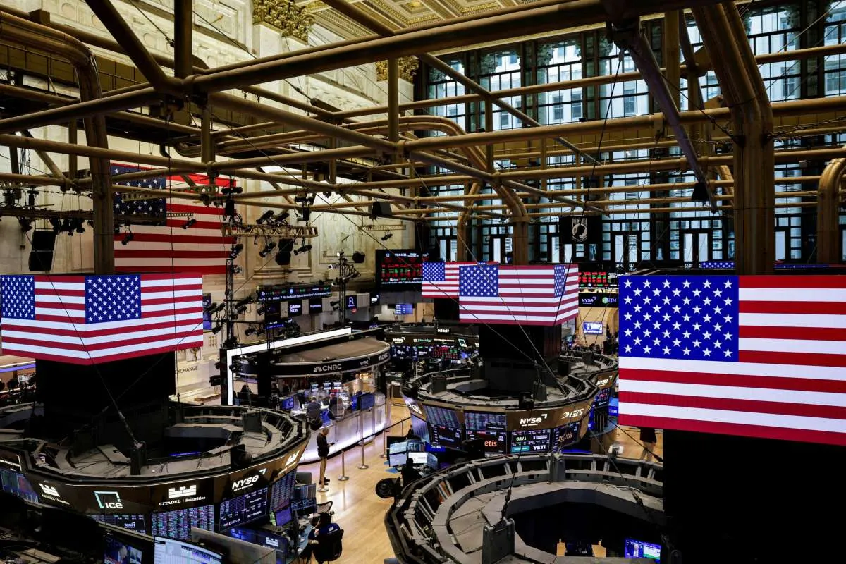 Wall Street Rabu (12/11): Dow Jones Cetak Rekor Baru, Antusias Menanti Akhir Shutdown