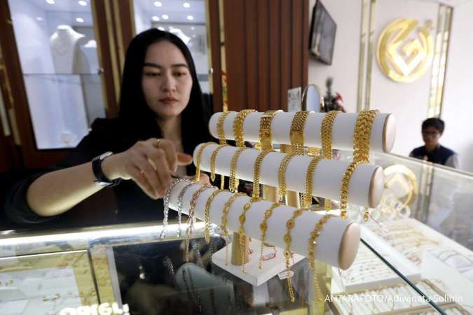 Harga Emas Pegadaian Hari Ini Anjlok, Peluang Beli atau Tunda Dulu?