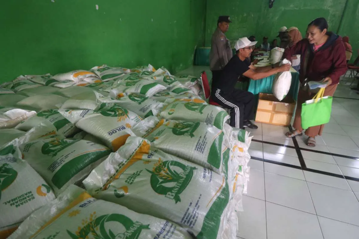 Dirut Bulog Bantah Ada Politisasi Bantuan Pangan Beras
