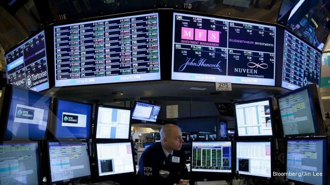 Wall Street tak bertenaga tersengat dua isu