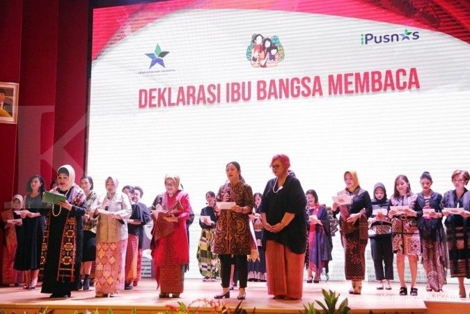 Menko PMK Ajak Para Ibu Indonesia Tularkan Kebiasaan Membaca kepada Anak dan Keluarga