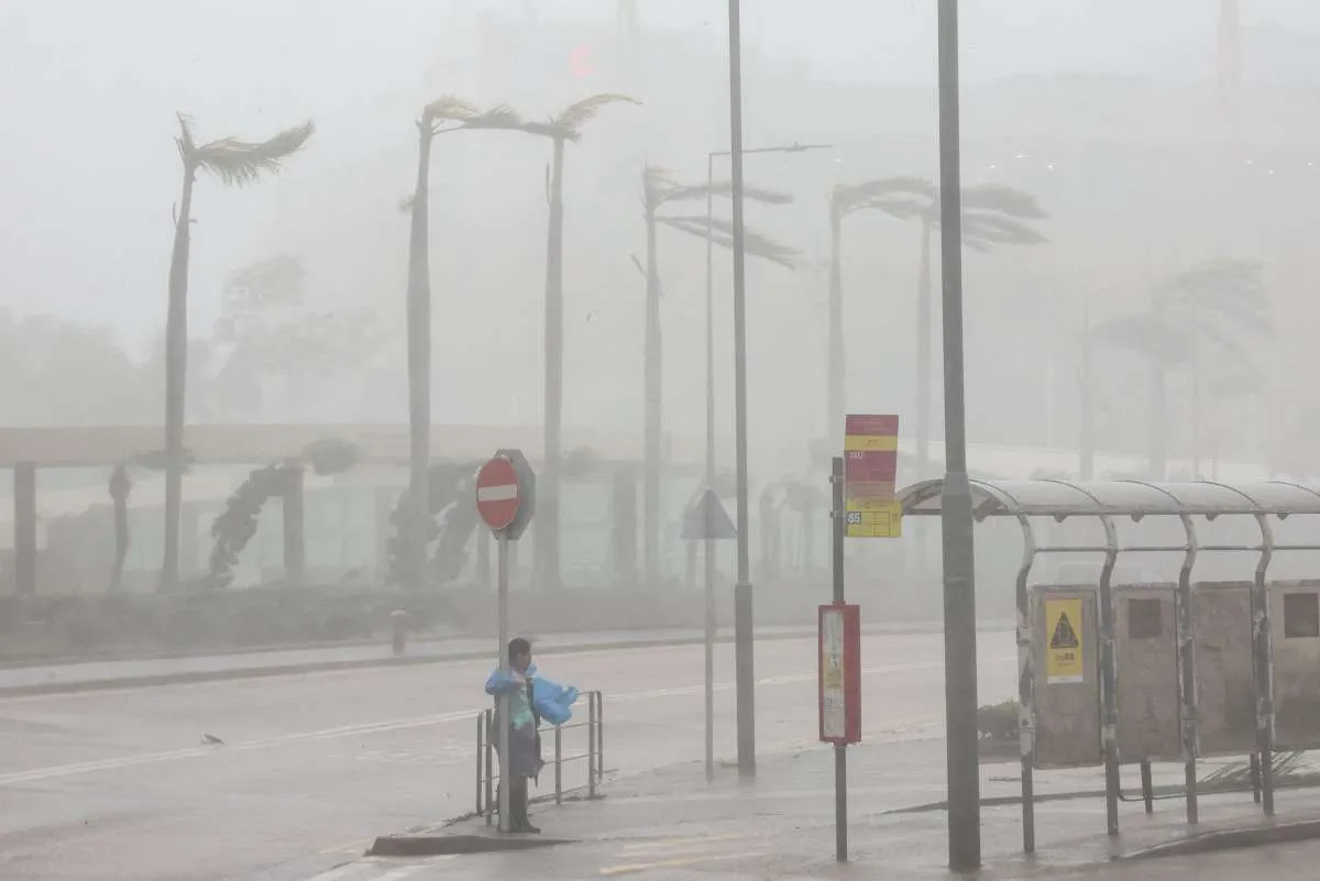 Hong Kong Bangkit Usai Topan Ragasa Lumpuhkan Kota Selama 36 Jam