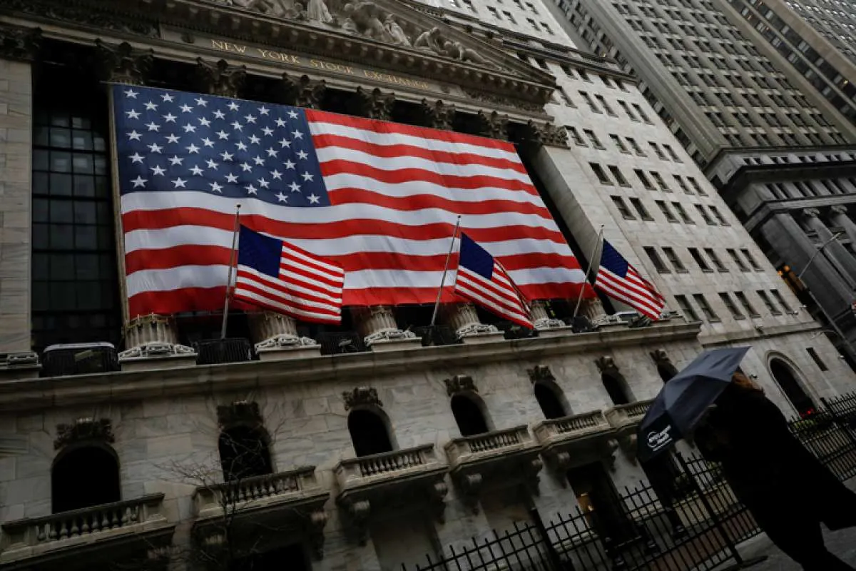 Wall Street mixed di tengah rilis data inflasi AS yang terendah sejak Desember 2008