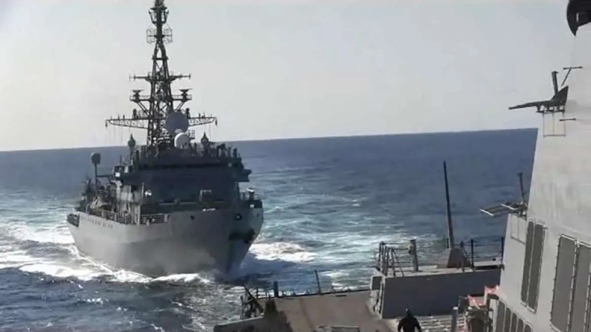 Kapal perang Rusia secara agresif mendekati kapal Perusak AS di Laut Arab