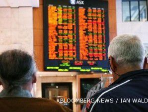 Saham perbankan pimpin penurunan bursa regional