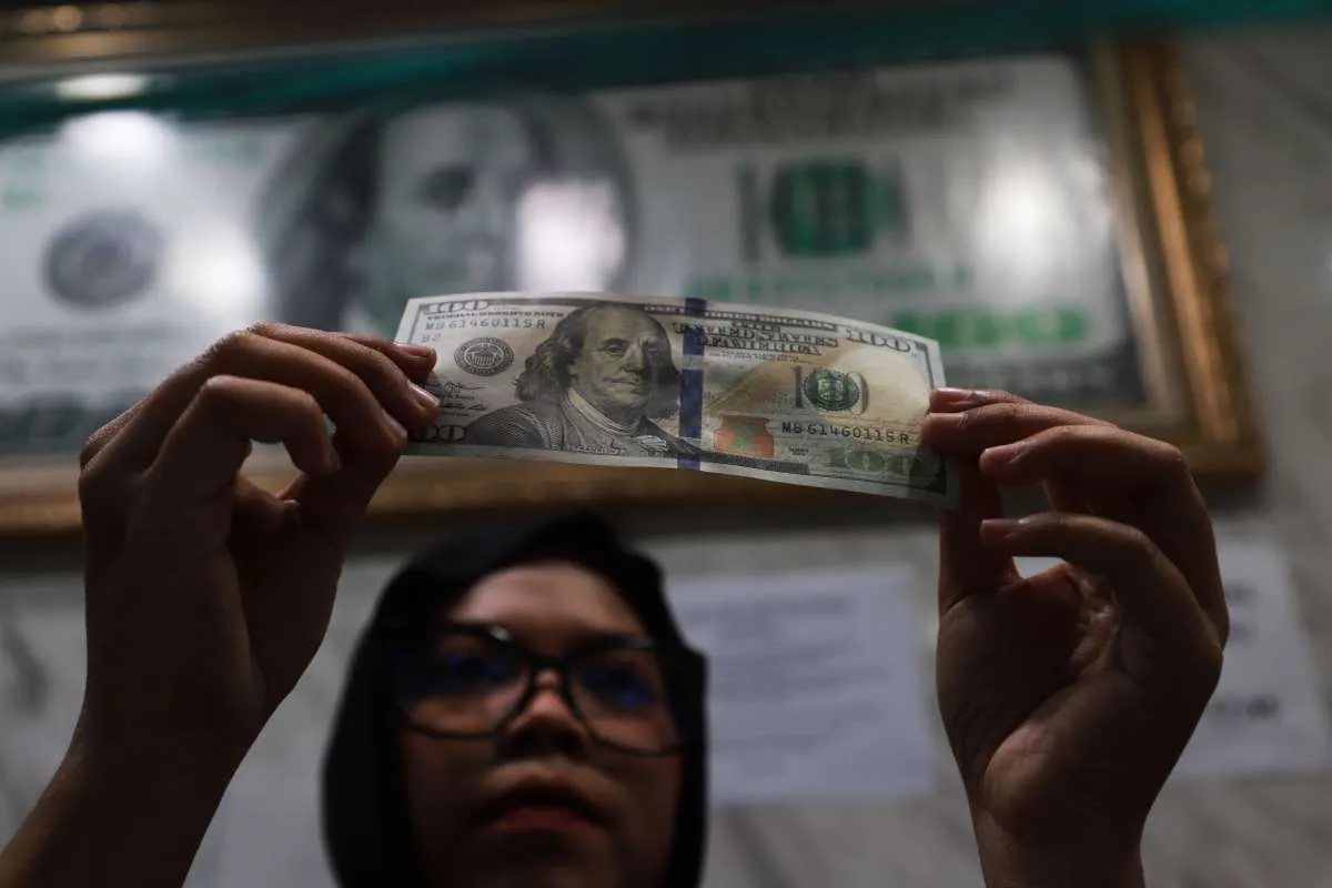 Dolar AS Melemah, Gencatan Senjata AS-Iran Dipertanyakan