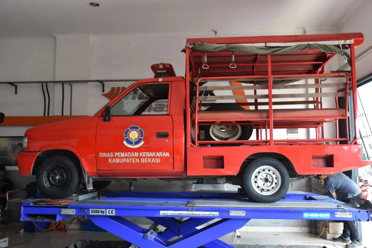 Hankook Tire Donasikan Ban Guna Dukung Instansi Pelayanan Publik di Cikarang