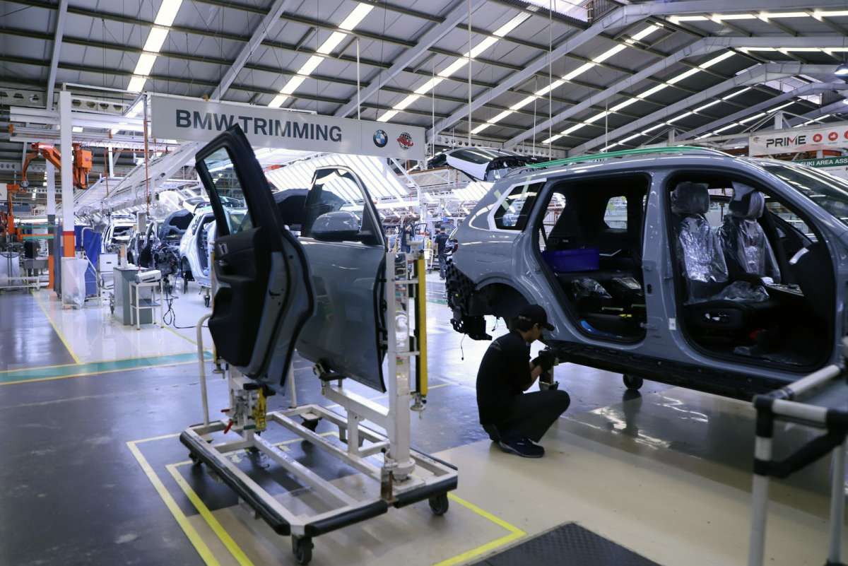 Perakitan BMW X Series