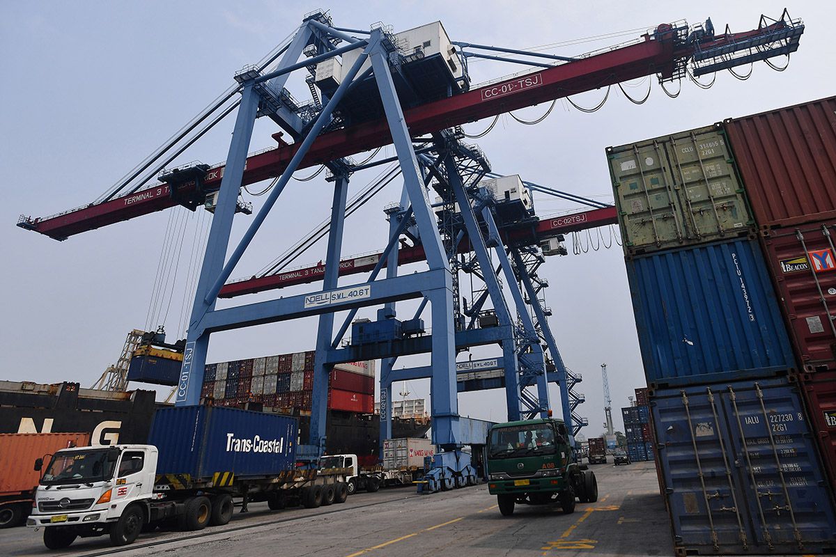 Kenaikan Tarif Jasa Peti Kemas Pelabuhan, Siap Mengerek Harga Barang