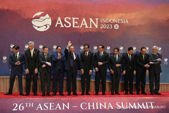 Opening the 26th ASEAN-China Summit, Jokowi Promotes Mutually Beneficial
