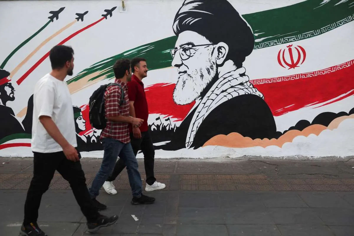Jelang Pemakaman Khamenei, Iran Ingatkan AS dan Israel Jangan Ada Serangan