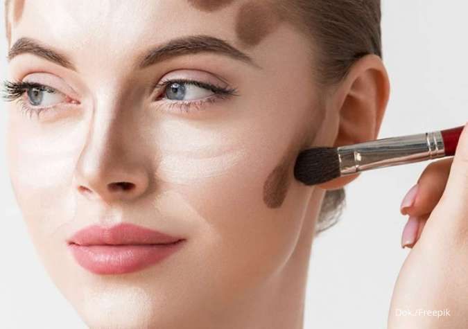 4 Cara Menggunakan Contour Wajah untuk Pemula, Perhatikan Formulanya!