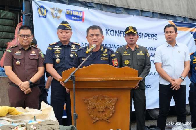 Bea Cukai Gagalkan Penyelundupan Peti Kemas Berisi Baju Bekas Senilai Rp 1,5 Miliar