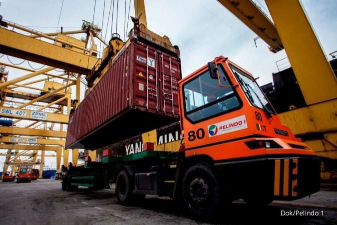 Para ekonom ini prediksi kinerja ekspor-impor Indonesia bulan April turun tajam