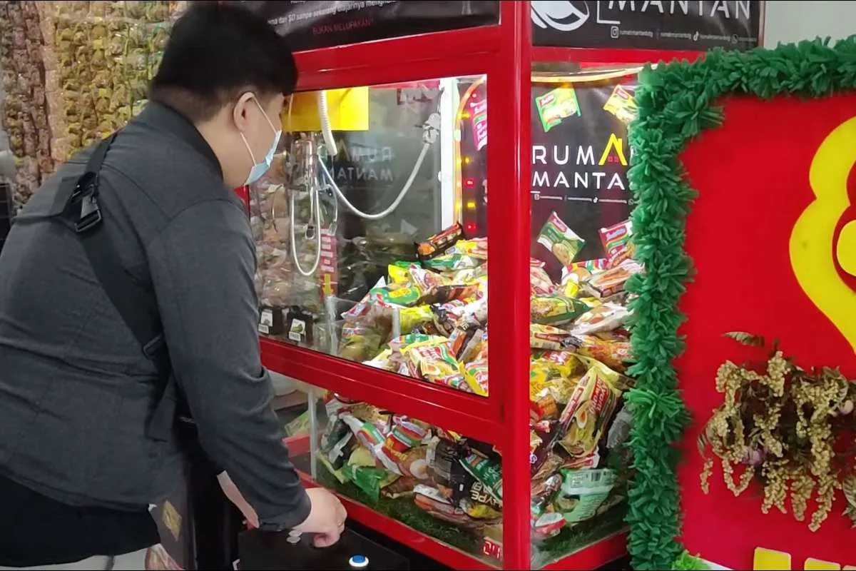 Rumah Mantan: Tempat Makan Mie Instan Unik di Bandung, Ada Mesin Capitnya