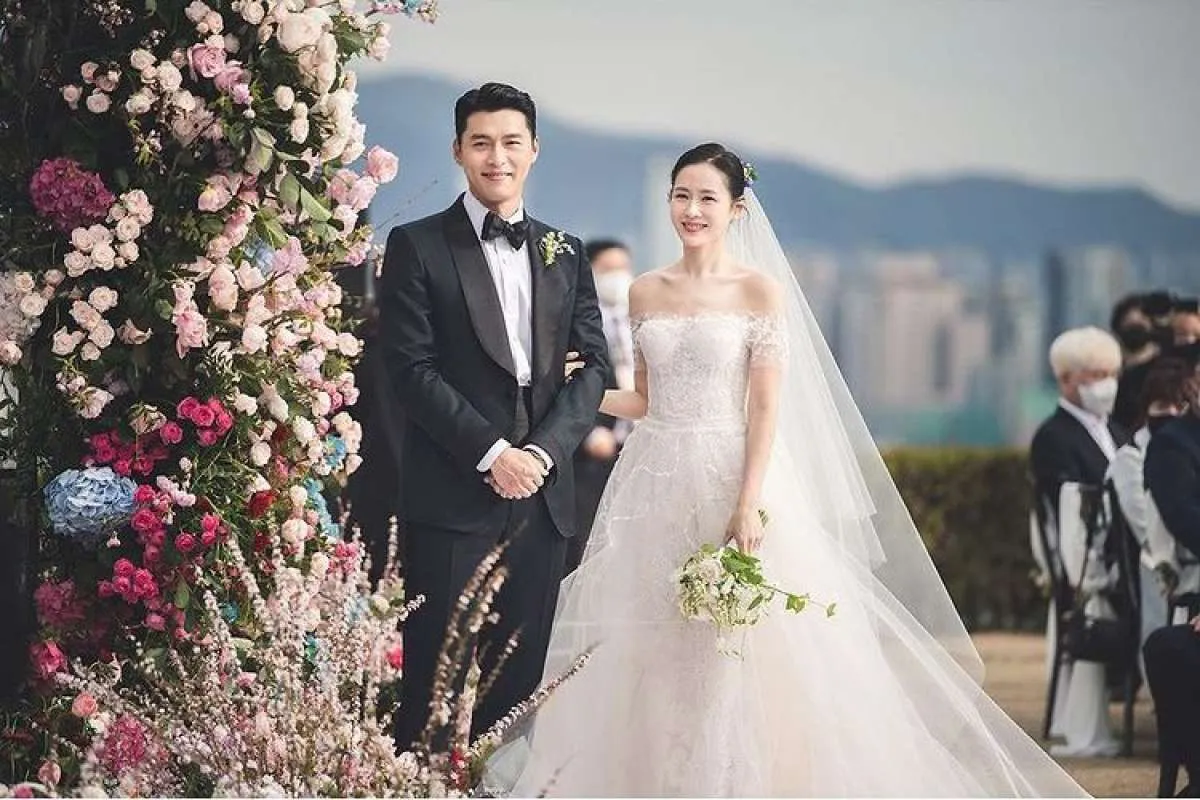 Selamat Son Hye Jin dan Hyun Bin, 6 Aktris Korea Ini Sudah Jadi Ibu lo