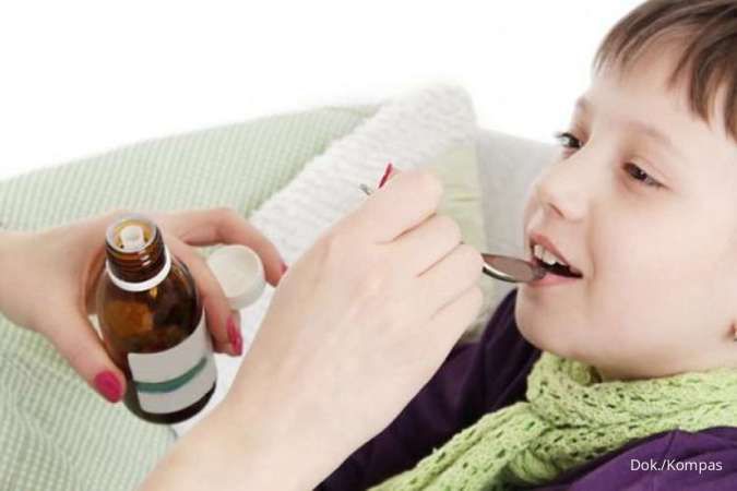 Ini 6 Cara Mengatasi Anak Susah Minum Obat yang Bisa Diterapkan Orang Tua
