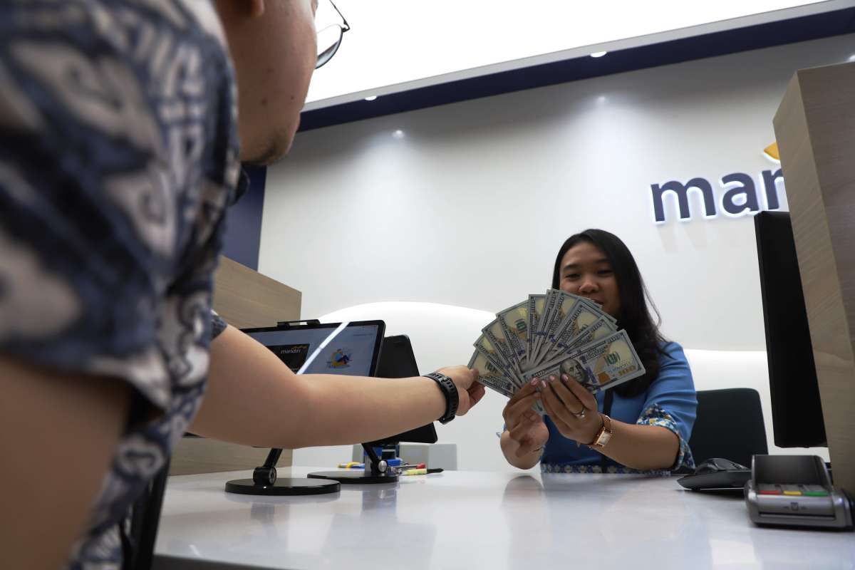 Kemampuan Bank Pelat Merah Mencetak Laba dari Operasional Merosot