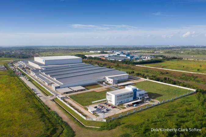 Kimberly-Clark Softex & Total Energies ENEOS Pasang Panel Surya di Pabrik Karawang
