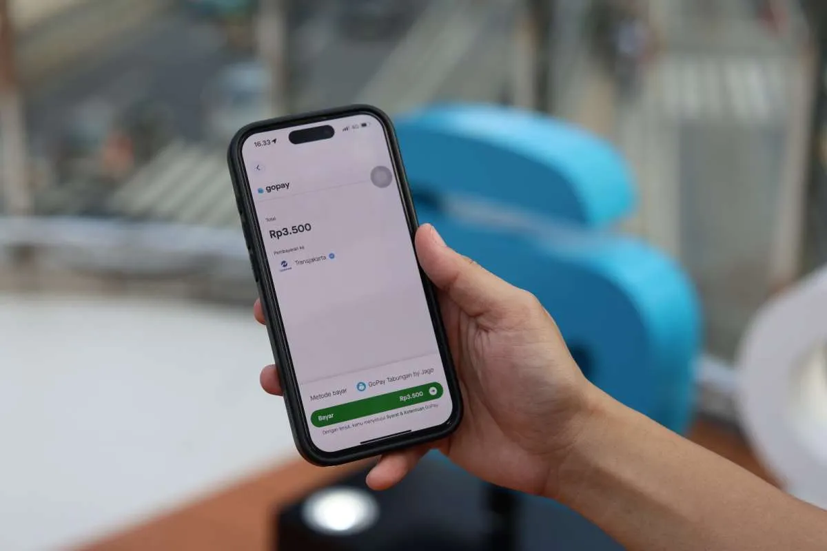 Permudah Penumpang, Tiket Transjakarta Kini Bisa Dibayar Pakai GoPay