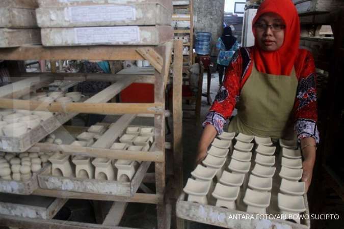 Kenaikan Harga BBM dan Pelemahan Rupiah Kerek Biaya Produksi Keramik Hingga 6%