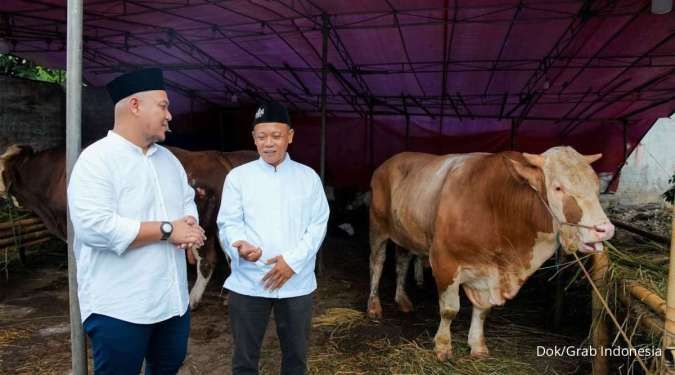 Grab & OVO Sumbang 4 Sapi Limosin & Puluhan Kambing untuk Masyarakat &Mitra Pengemudi