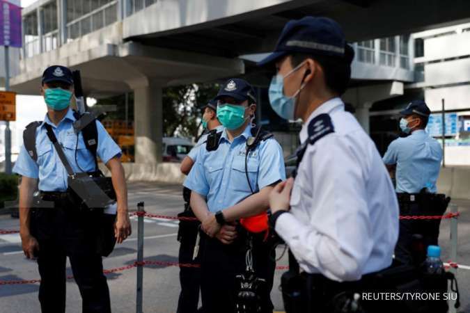 Banyak yang lepas masker, Hong Kong larang bar jual alkohol