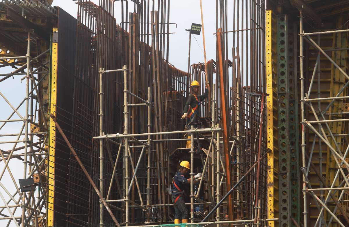 Defisit Anggaran di Atas Batas Aman Tahun Depan