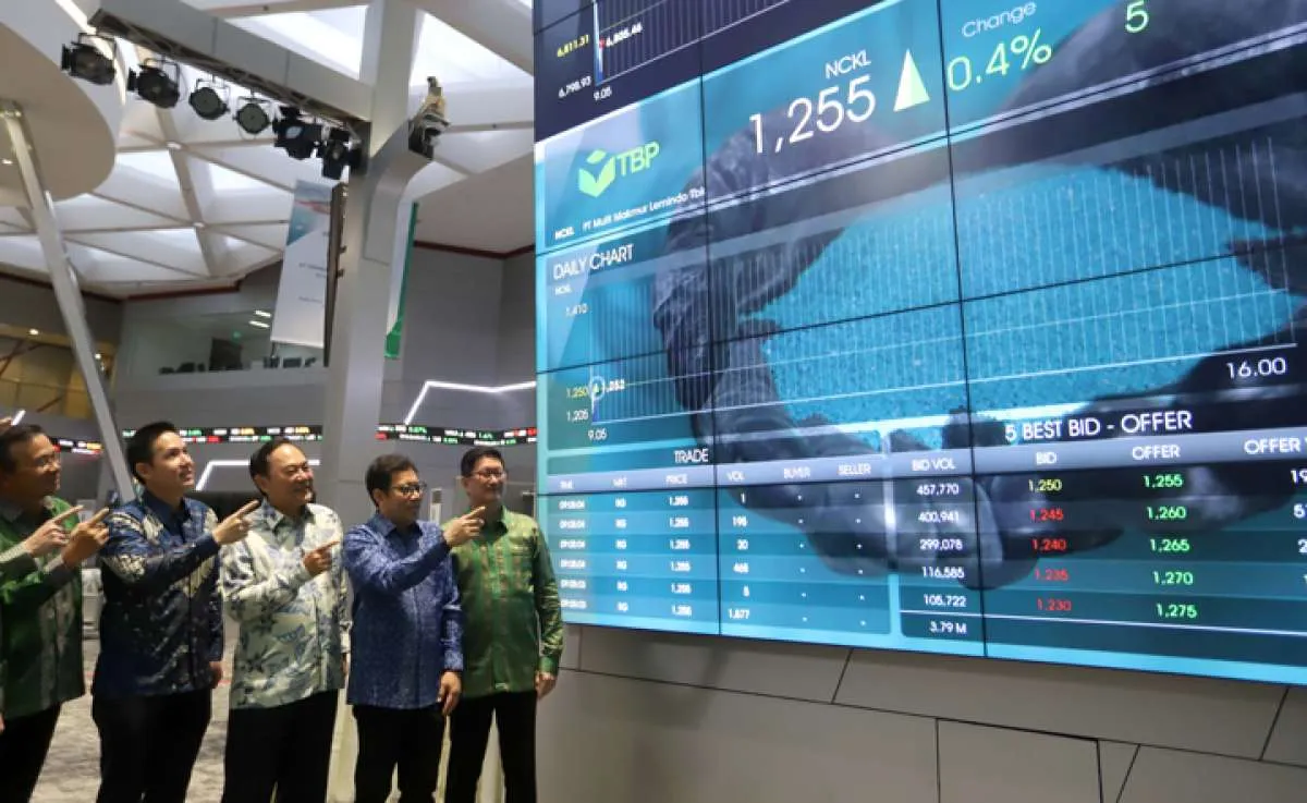 Harita Nickel (NCKL) Resmi IPO, Sahamnya Berfluktuatif