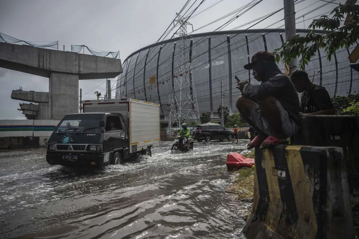 BPBD Jakarta Keluarkan Peringatan Dini Banjir Rob hingga 3 Januari 2025