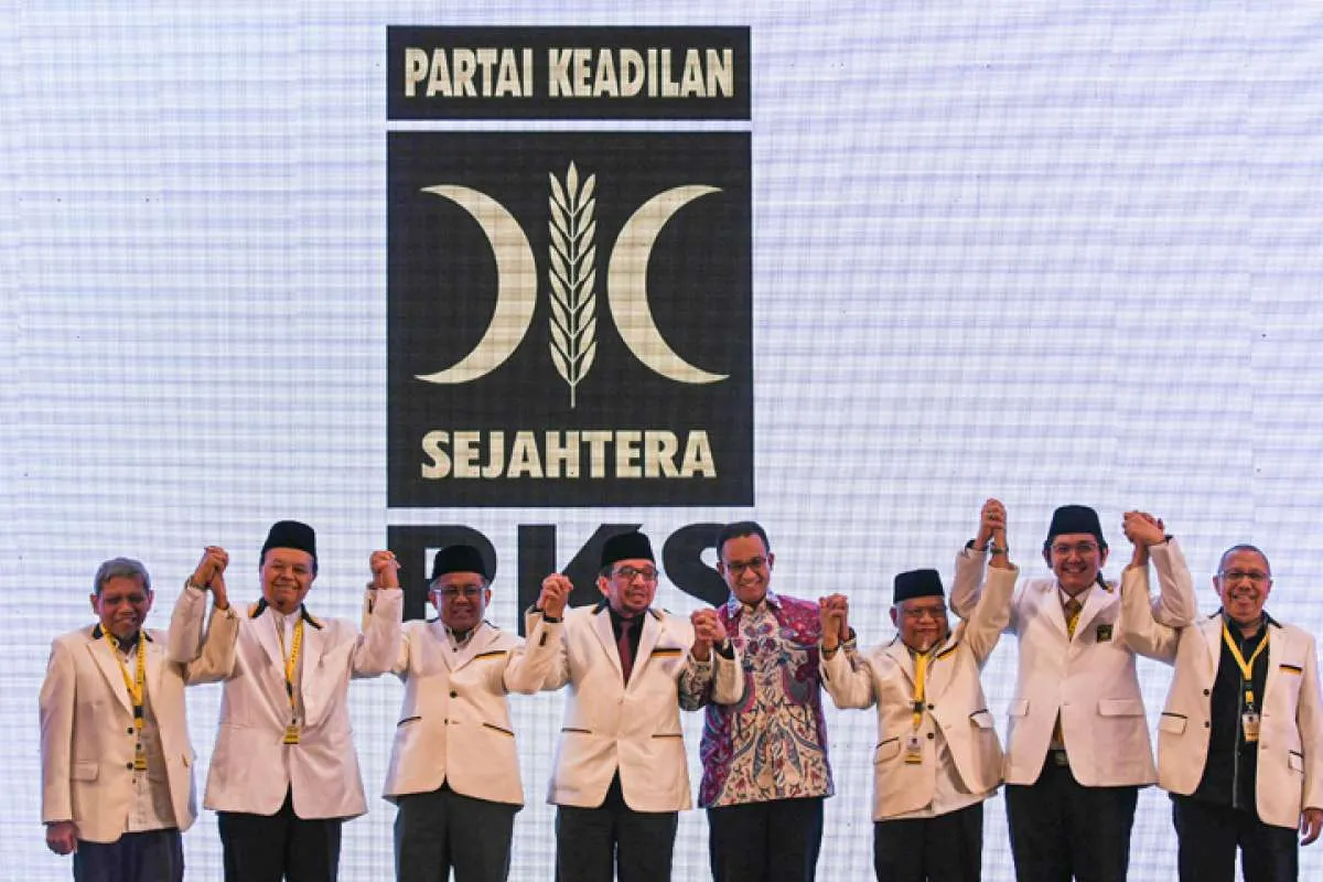 PKS tegaskan menolak penggunaam APBN dalam proyek kereta cepat,