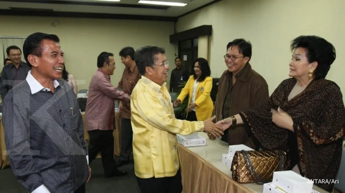 Jusuf Kalla diminta mendamaikan internal Golkar