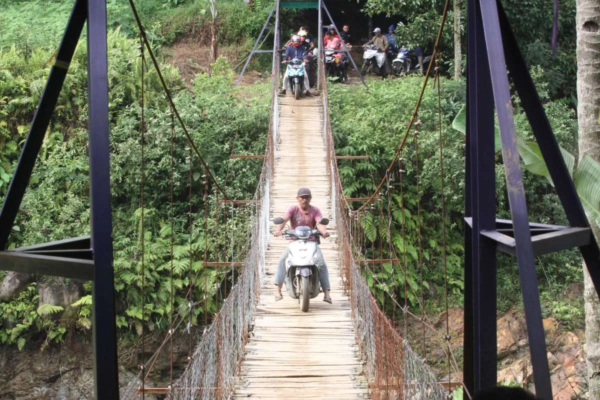 Tingkatkan konektivitas di desa, Kementerian PUPR bangun 66 Jembatan Gantung di 2021