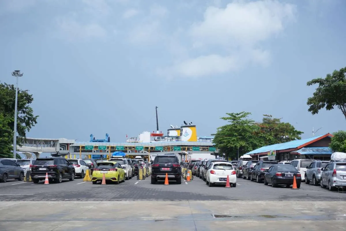 Volume Kendaraan Naik Tajam, ASDP Pastikan Layanan Arus Mudik Lebaran Terkendali