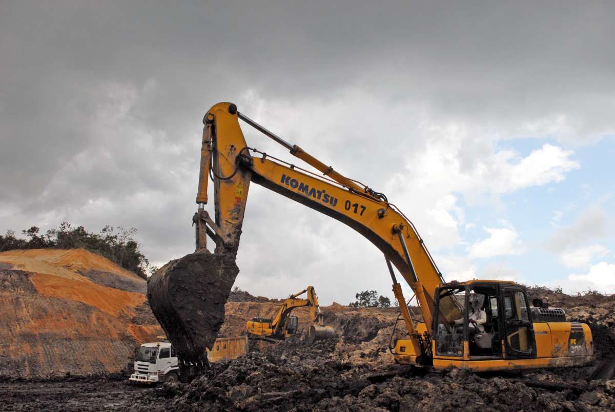 Tertekan di Semester I 2025, Apa Langkah United Tractors Tbk (UNTR)?