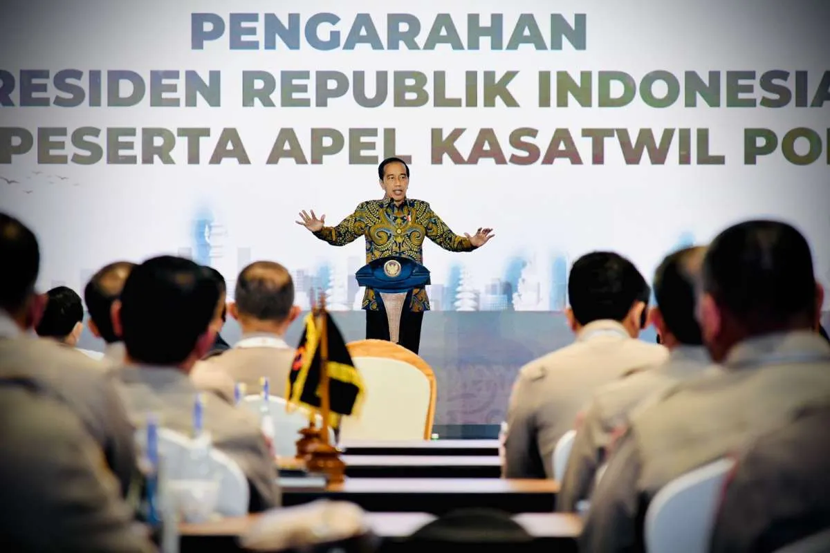 Jokowi minta kapolri ganti kapolda yang di wilayahnya kasus Covid-19 naik tinggi