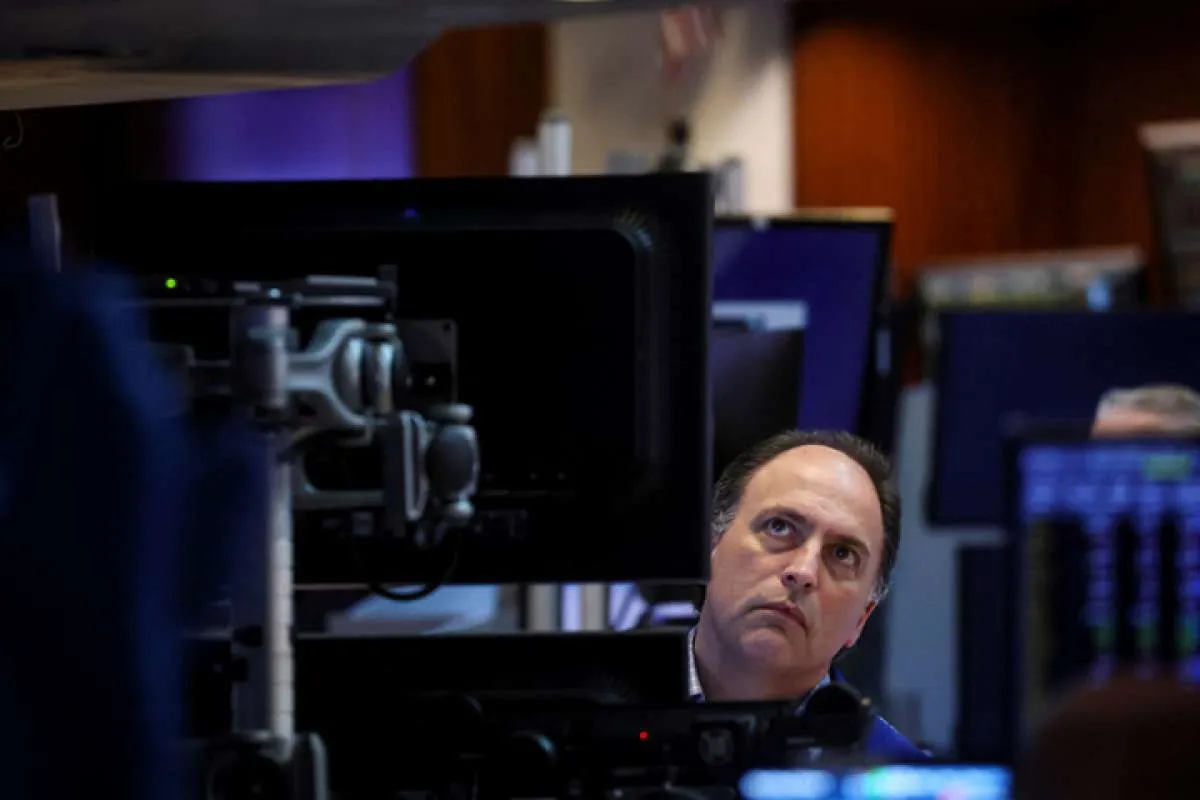 Wall Street Bergerak Tipis Menunggu Rilis Risalah Rapat The Fed