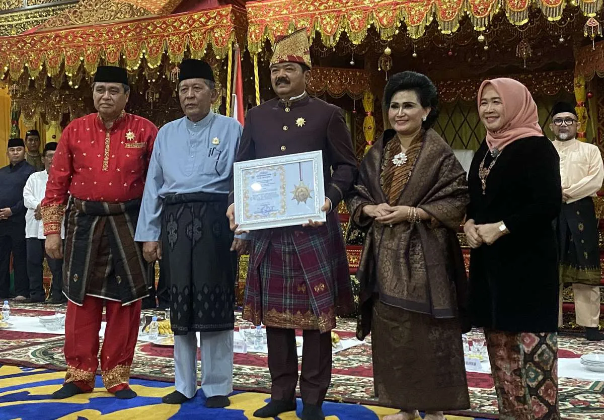 Menteri ATR Terima Anugerah Anggota Kehormatan Lembaga Adat Melayu (LAM) Jambi