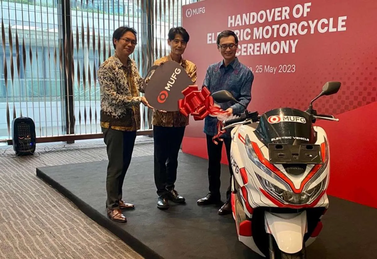 Dorong Emisi Nol Bersih, MUFG Terapkan Penggunaan Motor Listrik