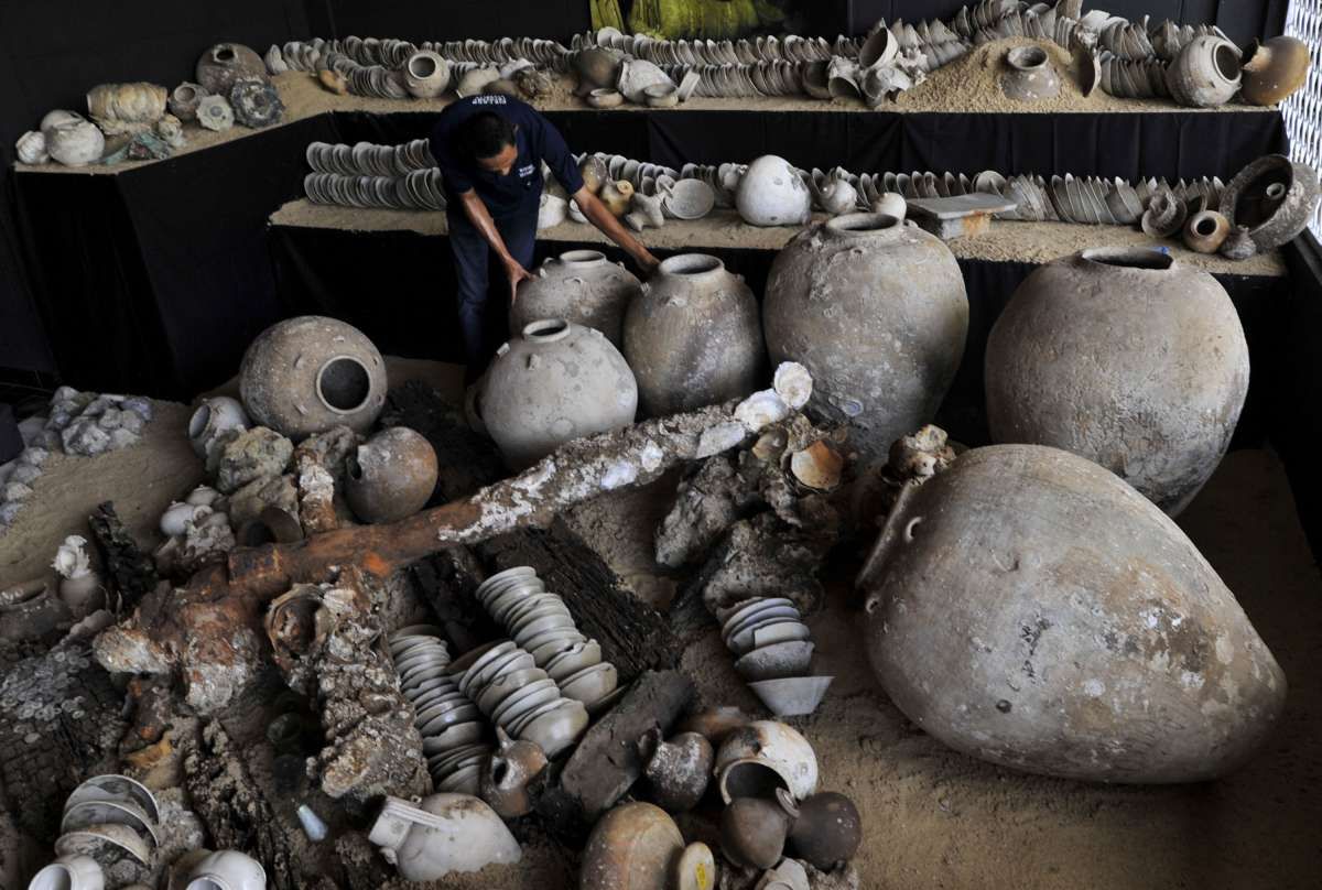 Berburu Harta Karun di Dasar Laut