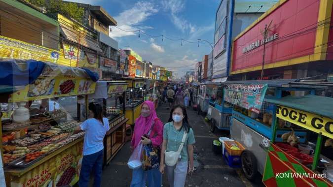 Ada Logo Halal di Pedagang Kaki Lima