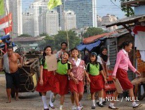 Penyaluran BOS telat, sekolah mengutang