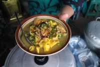 6 Tempat Makan Soto Enak di Bandung yang Selalu Ramai Pembeli, Mau Coba?