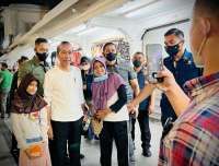 Momen Presiden Jokowi Bareng Teman Seangkatan Kuliah Tertawakan Isu Ijazah Palsu