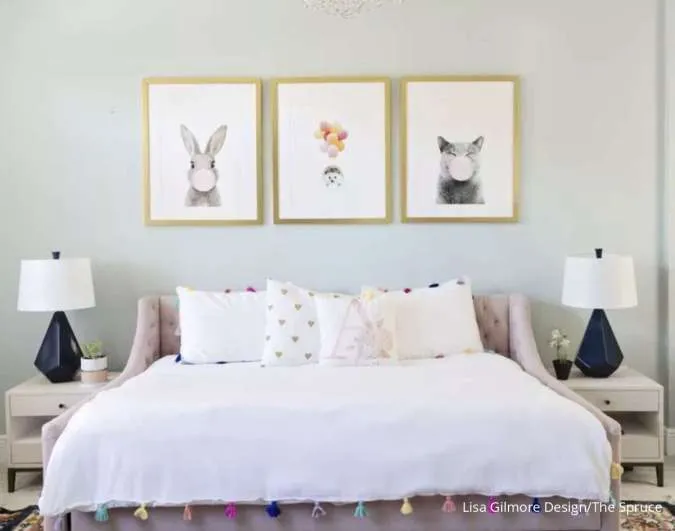 desain kamar tidur anak perempuan dengan lukisan lucu