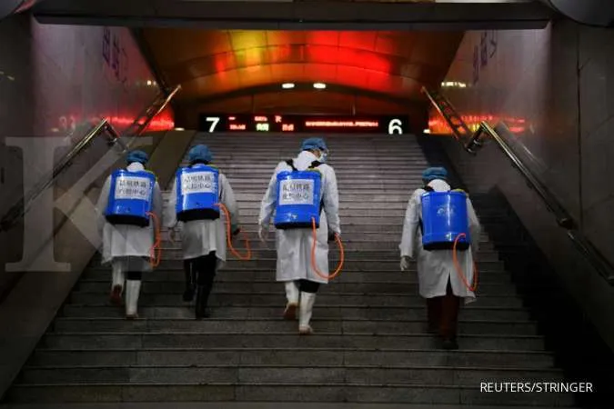American dies of coronavirus in China; five Britons infected at French ski resort