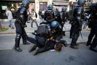 Macron Ogah Mundur, Krisis Politik Prancis Melebar