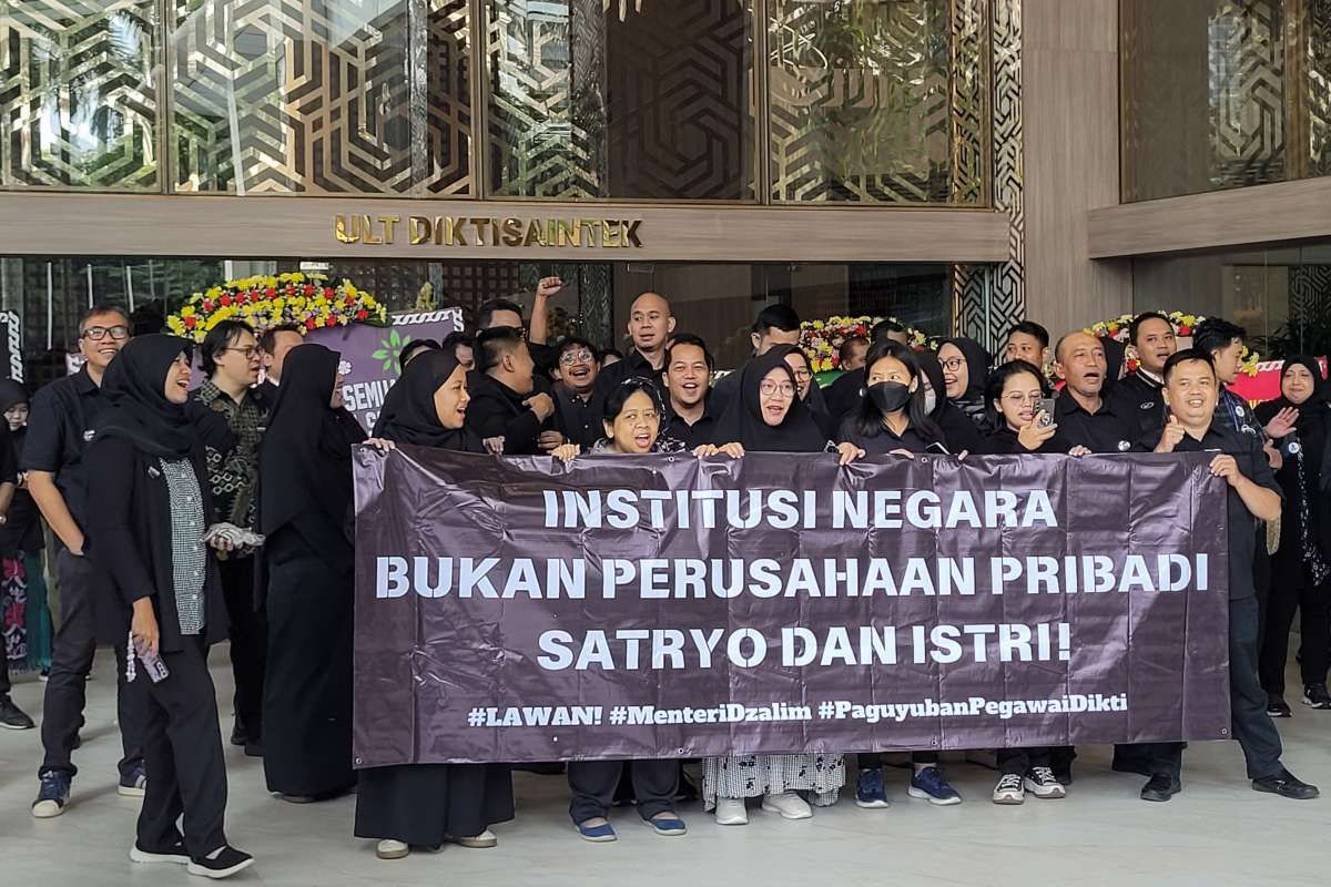 Menteri Satryo Soemantri Didemo Pegawainya