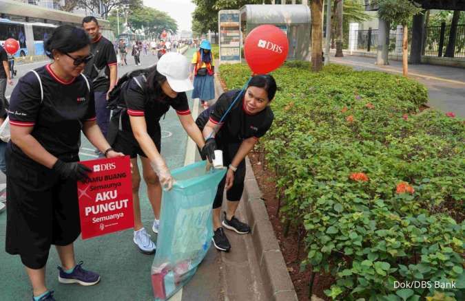 Bank DBS Indonesia Ramaikan CFD dengan DBS FUN RACE & Aksi Bersihkan Sampah 