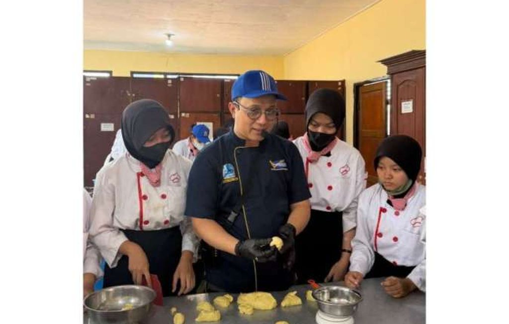 Ratusan Siswa SMKN 3 Kediri Belajar Buat Roti dari Bogasari 